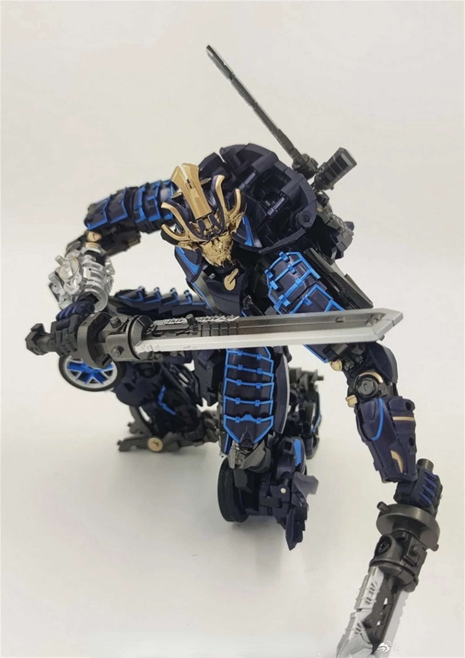 В наличии: Трансформирующиеся  – обзор и цена Model Kit Optimus Prime