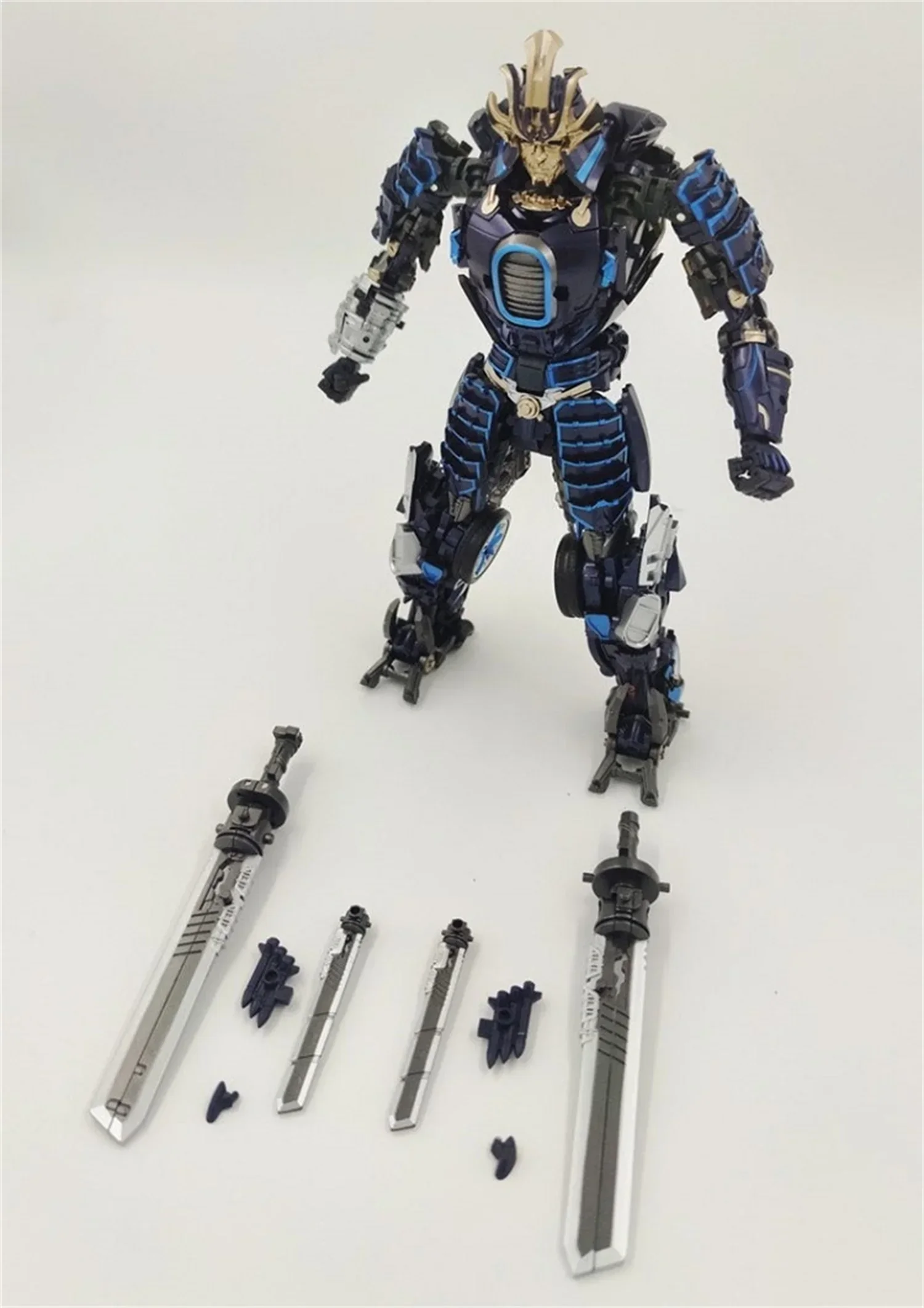 В наличии: Трансформирующиеся  – обзор и цена Model Kit Optimus Prime